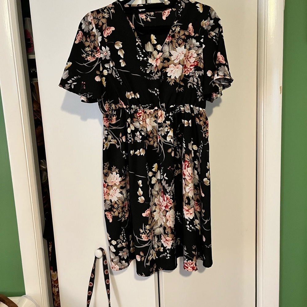 SHEIN Black Floral Dress